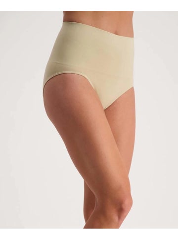 https://www.postie.co.nz/content/products/womens-shaping-seamfree-brief-beige-a-outfit-816026.png?enable=upscale&canvas=490:657&fit=bounds&width=360
