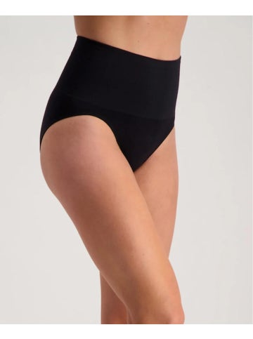 https://www.postie.co.nz/content/products/womens-shaping-seamfree-brief-black-a-outfit-816026.png?enable=upscale&canvas=490:657&fit=bounds&width=360