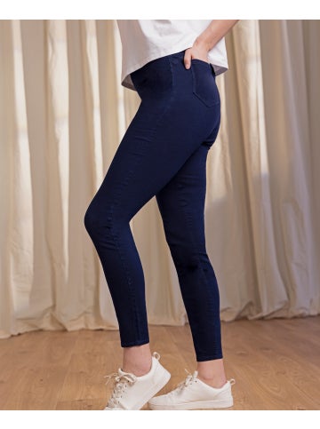 https://www.postie.co.nz/content/products/womens-signature-jegging-deep-indigo-c-side-818029.jpg?enable=upscale&canvas=490:657&fit=bounds&width=360